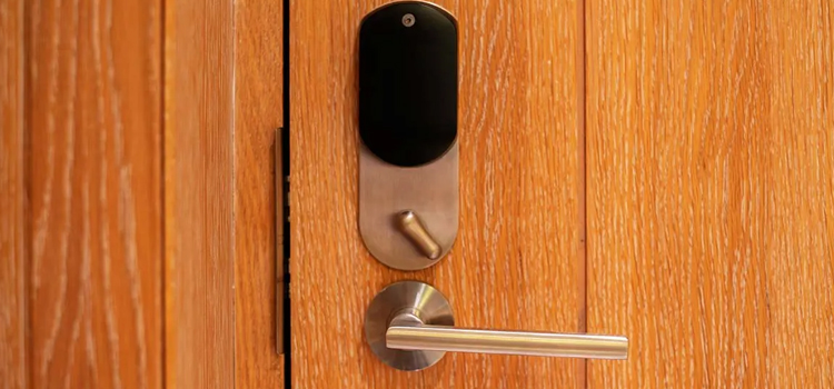 Automatic Locking Door Knob Antelope